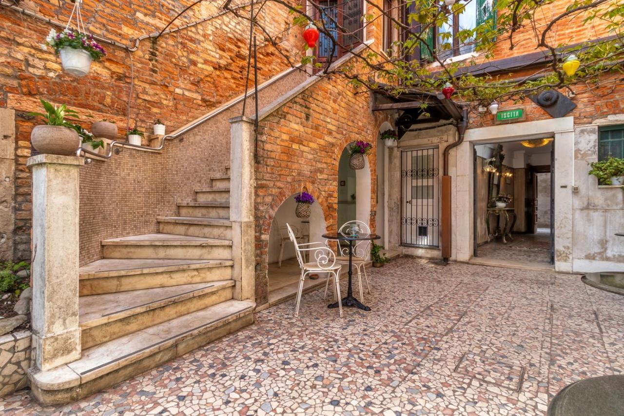 Hotel Casa Boccassini Venedig Exteriör bild